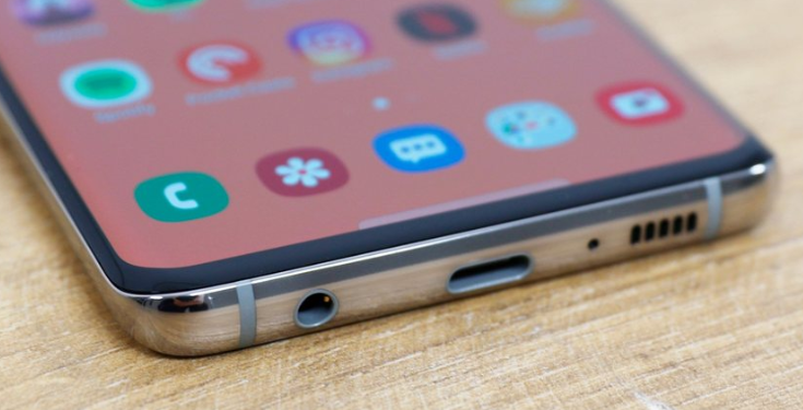 Shqiptarët flasin më pak në telefon, AKEP: Po konsumojnë më shumë internet
