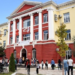 Dy në tre të diplomuar në universitetet shqiptare janë vajza