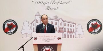 Presidenti Begaj mesazh për protestat: E drejta për t’u shprehur është kushtetuese. Angazhimi qytetar dhe respekti për ligjin ecin së bashku