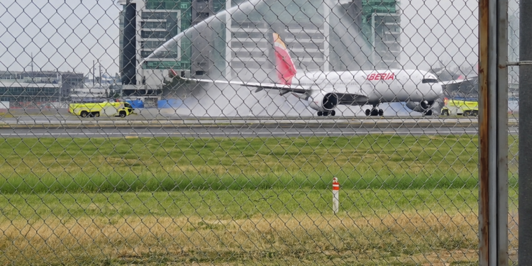 U nisën për mirë, por….! Gjiganti i ajrit A350 i Iberia-s dëmtohet për shkaqe banale në Ekuador