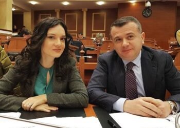 Rama i tha mos i bëj tre, por ajo foli sërish, Balla për Spiropalin: Ajo nuk vjen në mbledhje grupi