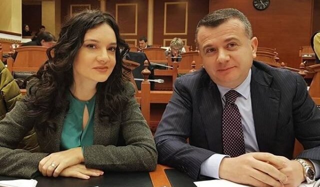 Rama i tha mos i bëj tre, por ajo foli sërish, Balla për Spiropalin: Ajo nuk vjen në mbledhje grupi
