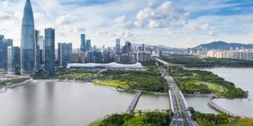 Nga fshat peshkatarësh në metropol me 18 milionë banorë, historia e transformimit të Shenzhenit