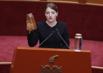 Neomalsorja Marjana Koçeku largohet nga PS: Jam deputete e pavarur!