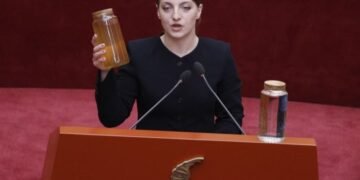 Neomalsorja Marjana Koçeku largohet nga PS: Jam deputete e pavarur!