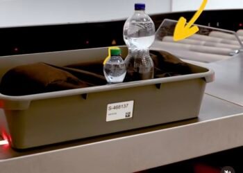Aeroporti i Zyrihut heq kufirin 100 ml, pasagjerët mund të kalojnë me lëngje deri në 2 litra