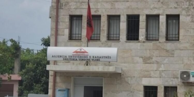 EMRAT e zyrtarëve/ Gati prangat, SPAK kontrolle te krerët te Hipoteka Vlorë për çështjen e tokave në Zvërnec