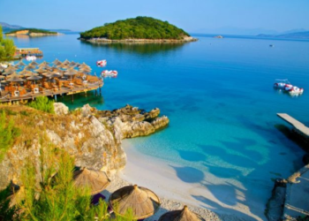 “The Wom Travel’: Rëra e bardhë dhe ujërat e kthjellëta, sekretet e suksesit të Ksamilit