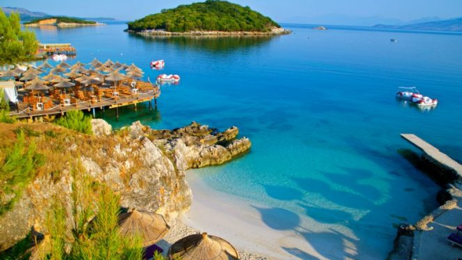 “The Wom Travel’: Rëra e bardhë dhe ujërat e kthjellëta, sekretet e suksesit të Ksamilit