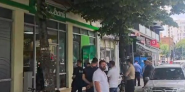 Dalin detajet, si ndodhi grabitja te OTP Bank në Tiranë