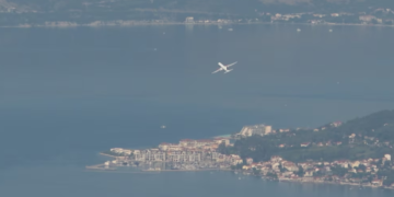 Një fluturim nga Beogradi ndalohet në aeroportin e Tivatit, Policia malazeze kontrollon udhëtarët