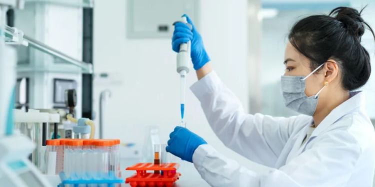 Testohet te njerëzit vaksina e parë e krijuar nga inteligjenca artificiale