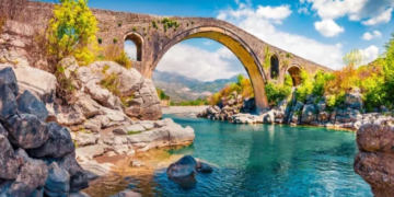 “Le Routard”: Nga Alpet te Riviera, një udhëtim mes përvojave autentike në Shqipëri