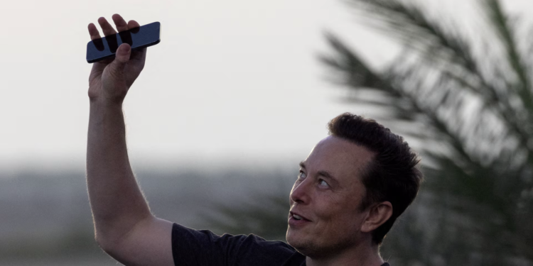Elon Musk, trilioneri i parë në botë