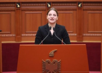 Marjana Koçeku fik telefonin, vendimin për largimin nga socialistët nuk ia ka komunikuar as Ballës dhe askujt tjetër në PS