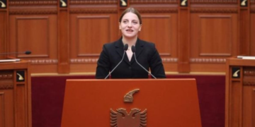 Marjana Koçeku fik telefonin, vendimin për largimin nga socialistët nuk ia ka komunikuar as Ballës dhe askujt tjetër në PS