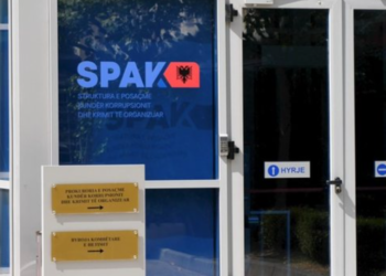 Bisedat e SKY ECC zbulojnë si funksiononte rrjeti i trafikut të kokainës: Paratë groposeshin në fuçi 50 litroshe…