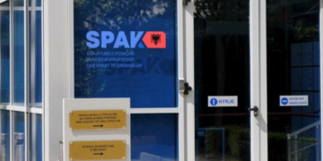 Bisedat e SKY ECC zbulojnë si funksiononte rrjeti i trafikut të kokainës: Paratë groposeshin në fuçi 50 litroshe…