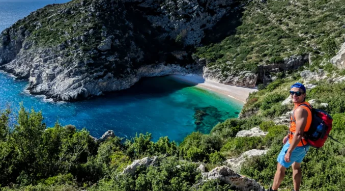 The Sun: Zëvendësoni Spanjën me Shqipërinë, vendi evropian ka plazhe mahnitëse