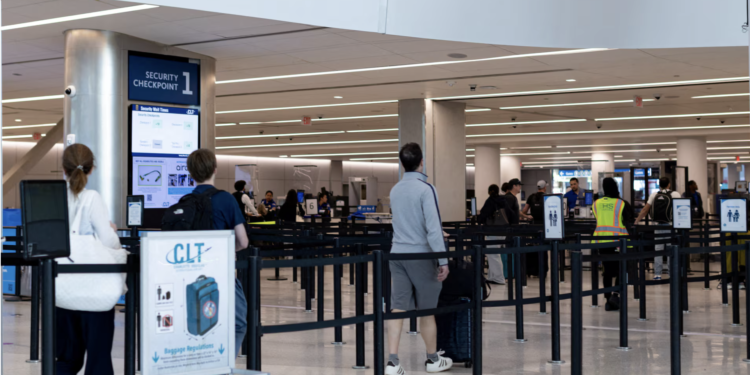 Nafta bie pas marrëveshjes SHBA-Iran, por biletat e avionëve nuk pritet të ulen menjëherë