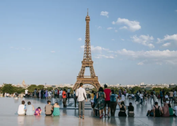 I nxehti ekstrem mbyll edhe kullën Eiffel