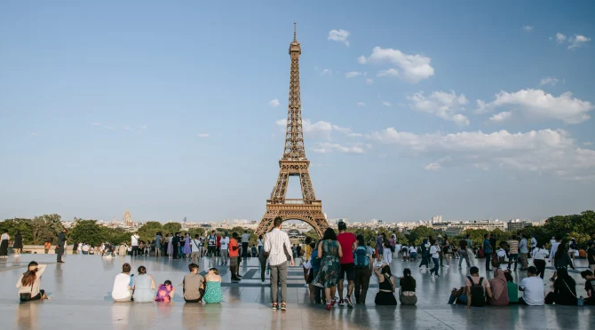 I nxehti ekstrem mbyll edhe kullën Eiffel