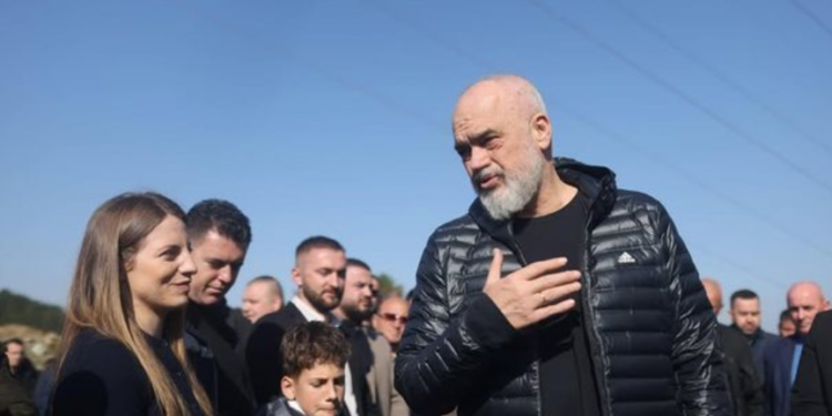 ” Një pjesë e madhe e elitës politike nuk ka më besim te ju”, Koçeku thirrje publike Ramës: Dorëhiqu!