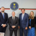 Qose vlerëson këshilltarin amerikan Richard F. Bates në rritjen e standardeve të AMP-së