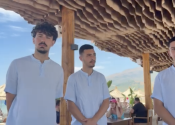 Rama nxjerr VIDEON nga Vlora: Kamarierët paguhen nga 1 mijë euro dhe bakshishet i mbajnë VETË!