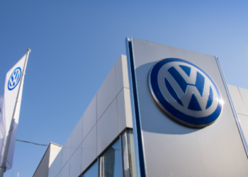 Volkswagen drejt shkurtimeve masive, rrezikohen deri në 100 mijë vende pune