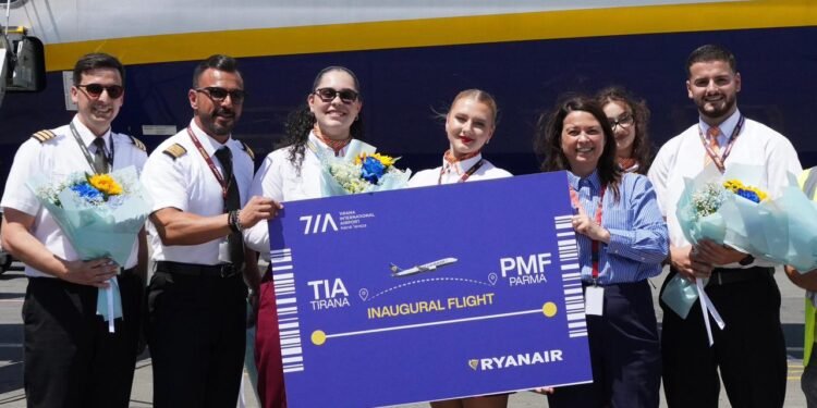 Ryanair nis fluturimet direkte mes Tiranës dhe Parmës