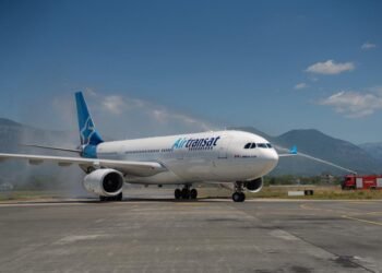 FOTO/ Aeroporti Ndërkombëtar i Tiranës nis fluturimet direkte mes Tiranës dhe Torontos, Kanada