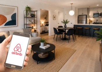 Francezët (jo italianët) kryesojnë Airbnb-t shqiptare, 97% e netëve të qëndrimit vijnë nga të huajt