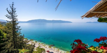 “Time Out”: Udhëtim mbi det, për herë të parë, fluturime me hidroavion midis Shqipërisë dhe Greqisë