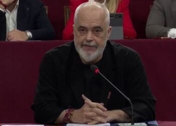 Rama mbron qytetarët dhe projektin në Zvërnec: Do bëja më keq se ju po të më thoshin se toka është e shtetit dhe po i falet të huajve!