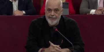 Rama mbron qytetarët dhe projektin në Zvërnec: Do bëja më keq se ju po të më thoshin se toka është e shtetit dhe po i falet të huajve!