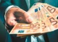 Greqia jep 150 euro ndihmë për famijet me fëmijë, kush përfiton