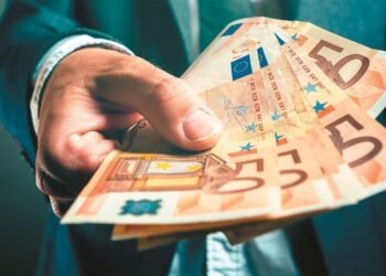 Greqia jep 150 euro ndihmë për famijet me fëmijë, kush përfiton