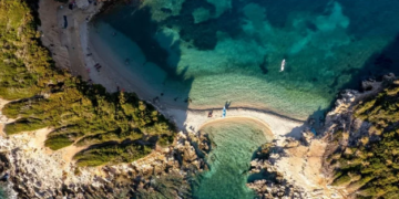 Media italiane: Ksamili, mes destinacioneve më të lira dhe mahnitëse për pushime verore