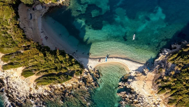 Media italiane: Ksamili, mes destinacioneve më të lira dhe mahnitëse për pushime verore