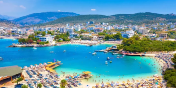 “Le Figaro”: Shqipëria kryeson preferencat e turistëve francezë për pushimet verore