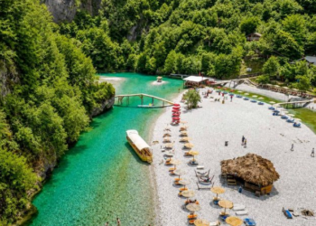 “HOLR Magazine”: Nga Alpet te Lumi i Shalës dhe Riviera e Jonit, Shqipëria, destinacioni më emocionues i Evropës