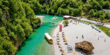 “HOLR Magazine”: Nga Alpet te Lumi i Shalës dhe Riviera e Jonit, Shqipëria, destinacioni më emocionues i Evropës
