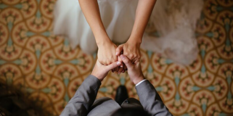 Tre mënyra se si martesa ndikon pozitivisht në shëndet