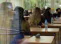 Mbi 26 mijë maturantë testohen sot për gjuhën e huaj
