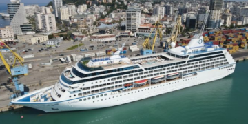 Kroçiera “Nautica” sjell në Durrës 665 turistë