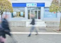 EMRAT/ Punonjësit e UBA Bank vjedhin llogaritë e klientëve, arrestohen drejtuesit e filialit: Sa është shuma që zhvatën