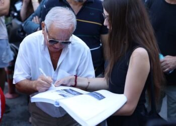 Aktivistët dorëzojnë në SPAK librin “Albanian Files”: Prova për projektet në zona të mbrojtura