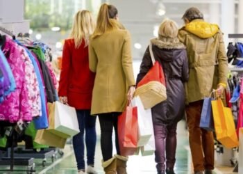 Çmimet në qiell, cilësia përtokë: Veshjet në Shqipëri kushtojnë më shumë se në Europë