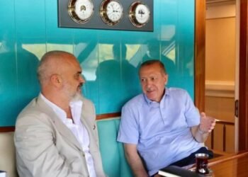 Pas italianëve dhe izraelitëve, Rama “kënaq” dhe turqit në kulmin e protestave që kërkojnë “kokën” e tij edhe pas disa raporteve SEKRETE
